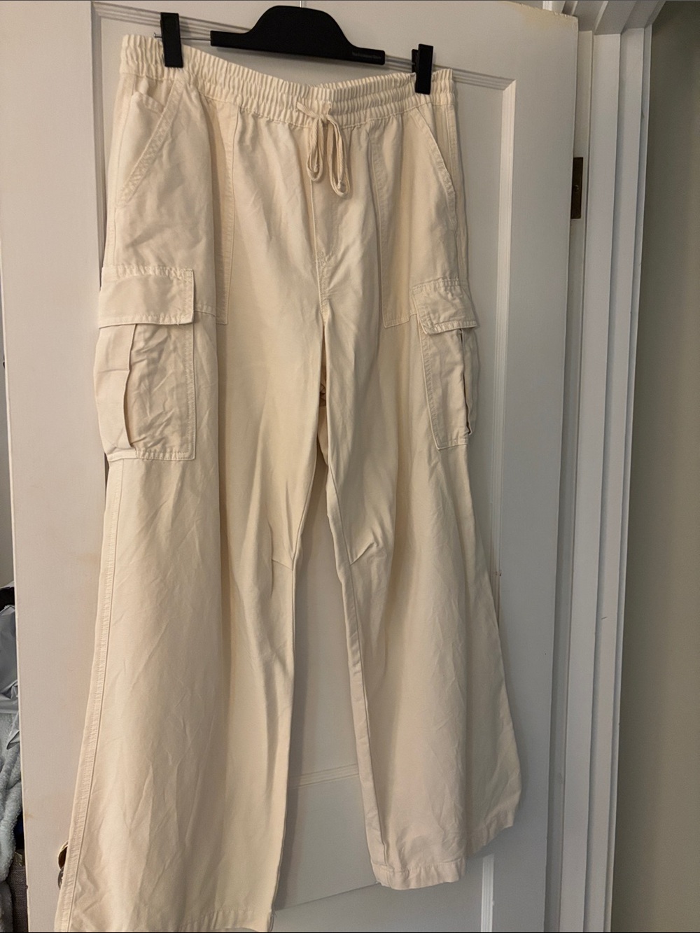 Aerie Wide Leg Cargo Pants in Cream